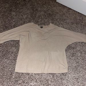 3/4 length sleeves sweater top